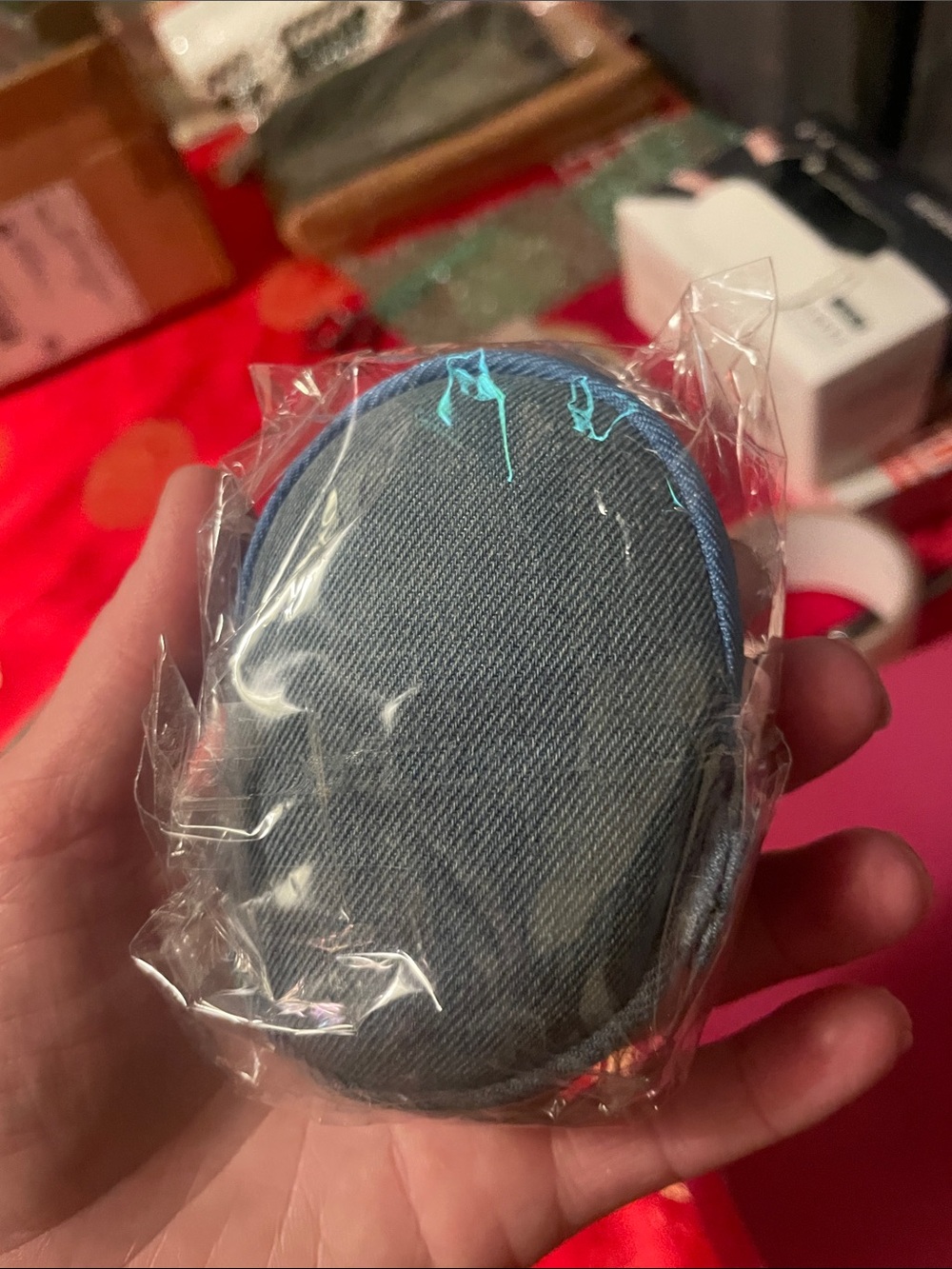 GWP La Crème Main Hand Cream with Denim Pouch in Blue & Pink - Picture 6 of 17